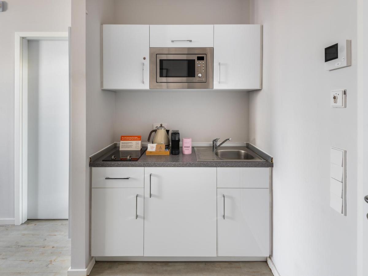 Medium Studio Kitchenette,1162503126:JPEG